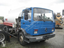 camión cisterna hidrocarburos Renault