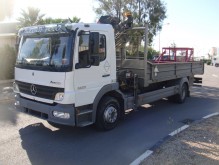 camión caja abierta Mercedes
