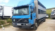 camion bétaillère Volvo