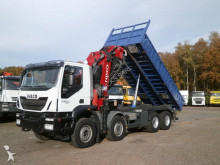 camión Iveco 8X4 BENNE GRUE JIB 3320 KM ORIGINE