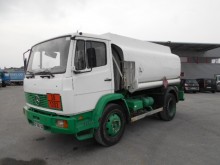 camión cisterna hidrocarburos Mercedes