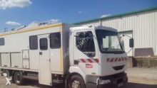 camión de asistencia en ctra Renault