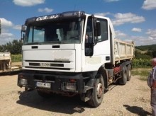 camión volquete bilateral Iveco