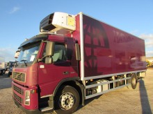 camión Volvo FM9 380