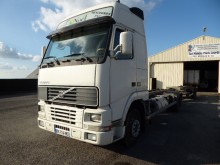 camion porte containers Volvo