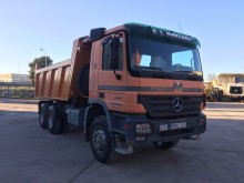 camión volquete escollera Mercedes