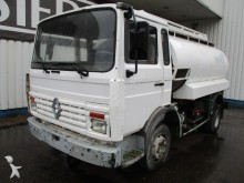camion cisterna Renault