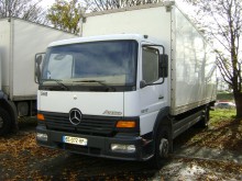 camión furgón caja polyfond Mercedes