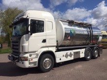 camion cisterna Scania