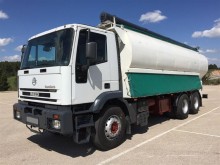 camión cisterna Iveco