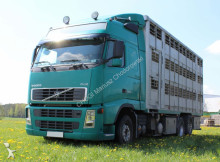 camion trasporto bestiame Volvo