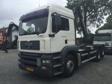 camion polybenne MAN