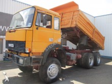 camion tri-benne Iveco