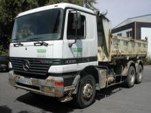 camión volquete bilateral Mercedes