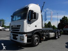 camión chasis Iveco