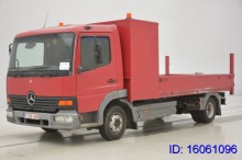 camión caja abierta Mercedes
