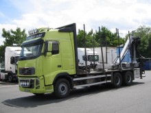 camión maderero Volvo