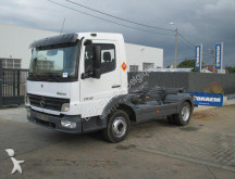 camion portacontainers Mercedes