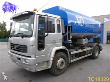 camión cisterna Volvo