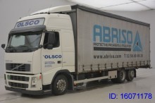 camion Teloni scorrevoli (centinato alla francese) Volvo