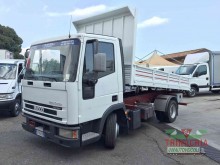 camión volquete Iveco