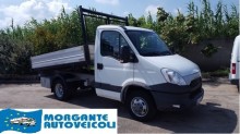 camión volquete trilateral Iveco