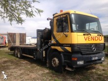 camion porte engins Mercedes