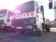 camión caja abierta Volvo