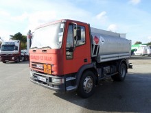 camión cisterna hidrocarburos Iveco