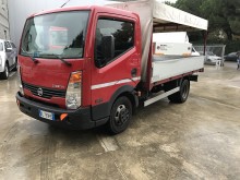camion système bâchage coulissant Nissan