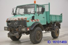 camion ribaltabile trilaterale Unimog