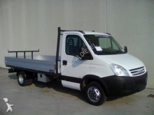camión caja abierta Iveco