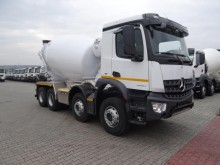 camión Mercedes Arocs 3240