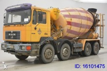 camion MAN 32.322 - 8X4