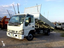 camión volquete Isuzu