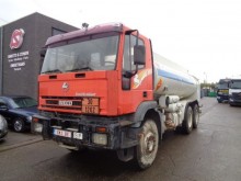 camión cisterna Iveco