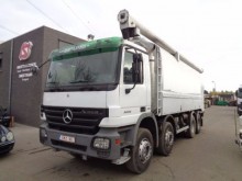 camion cisterna Mercedes