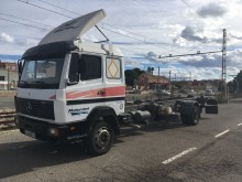 camión chasis Mercedes
