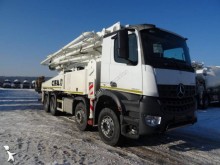 camion pompe à béton Mercedes