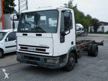 camión chasis Iveco