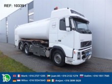 camión cisterna Volvo