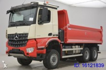 camión Mercedes Arocs 3336 - 6X6