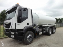 camión cisterna Iveco