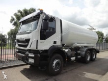 camión cisterna Iveco