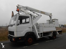 camion nacelle articulée télescopique Mercedes