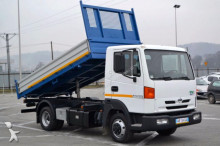 camion benne Nissan