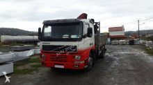 camion plateau ridelles Volvo