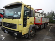 camion furgone Volvo