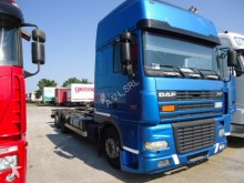 camion porte containers DAF