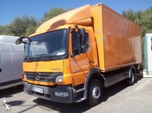 camion fourgon déménagement Mercedes